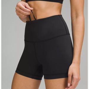 NWT Lululemon Wunder Train Contour Fit High Rise Short 4”